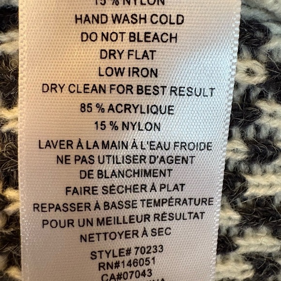 Multicolor Patterned Women's Sweater - Picture 3 of 4